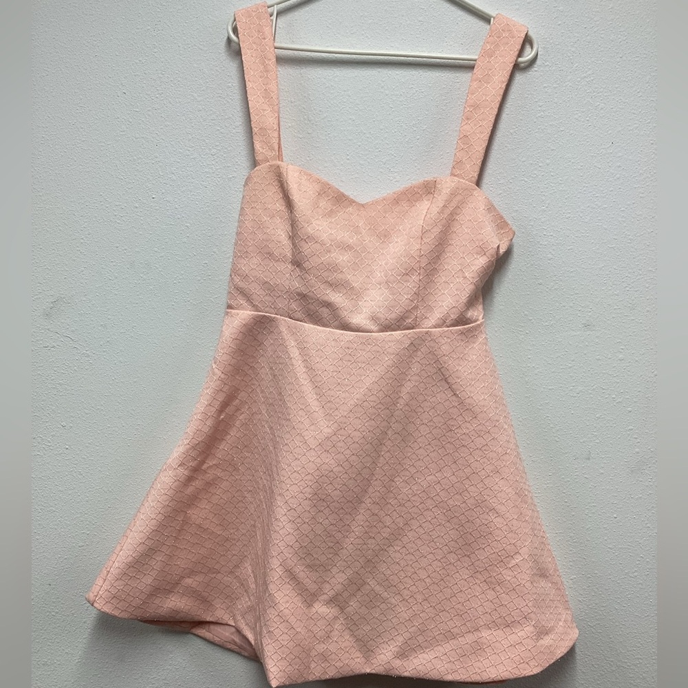 Pink women’s back bow-tie sleeveless dress beautiful..in good condition
